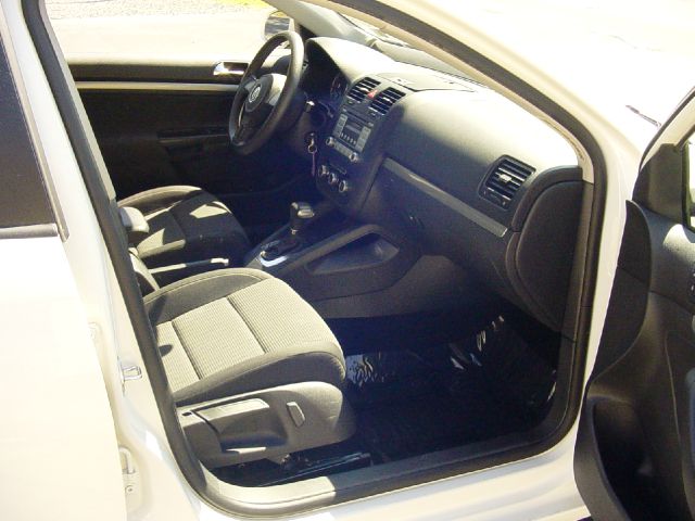 Volkswagen Jetta 2010 photo 4