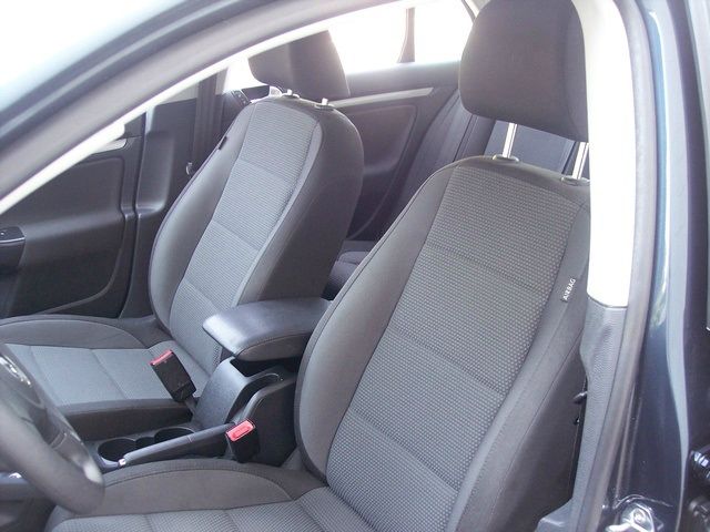 Volkswagen Jetta 2010 photo 1