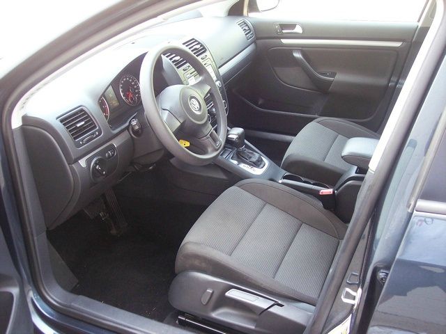 Volkswagen Jetta 2010 photo 2