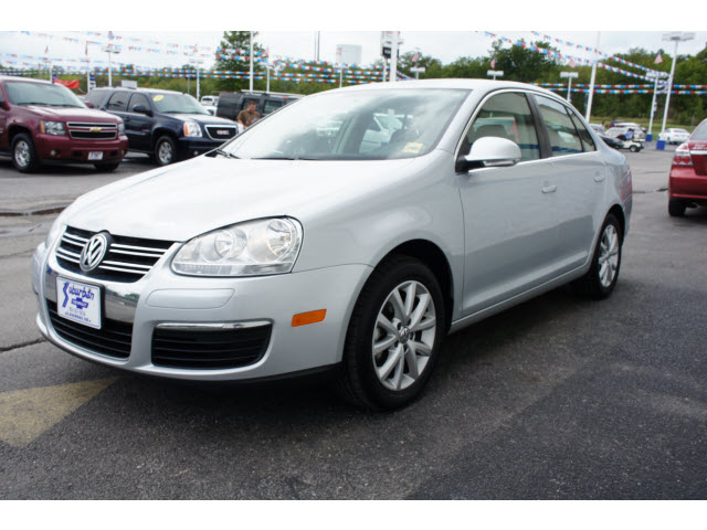 Volkswagen Jetta 2010 photo 2