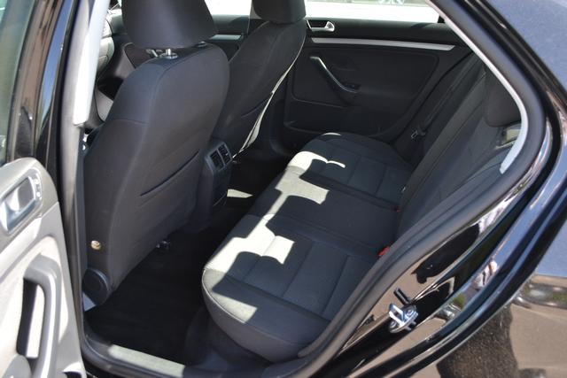 Volkswagen Jetta 2010 photo 1