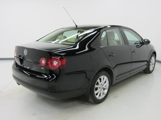 Volkswagen Jetta 2010 photo 2