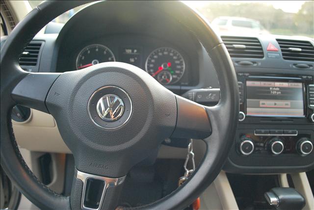 Volkswagen Jetta 2010 photo 3