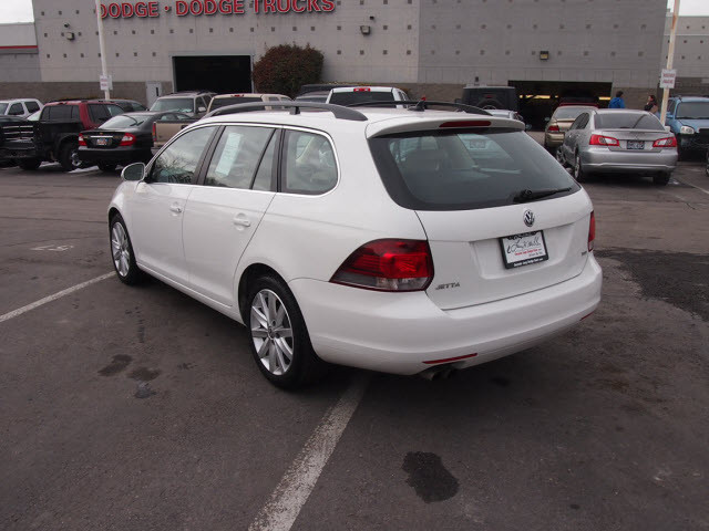 Volkswagen Jetta 2010 photo 1