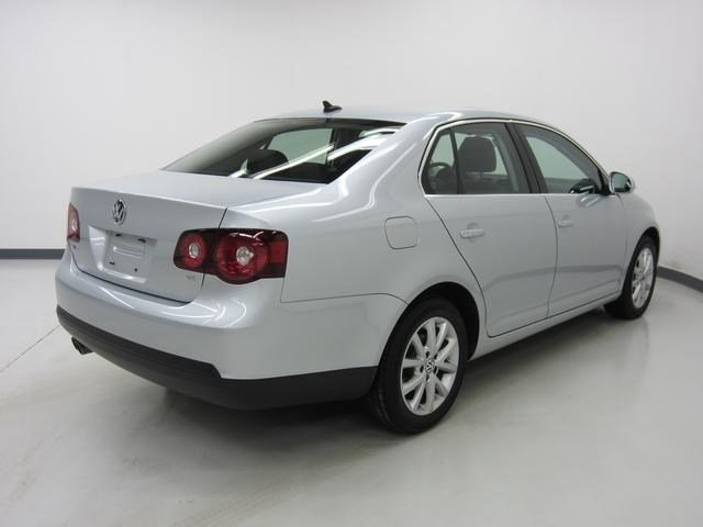 Volkswagen Jetta 2010 photo 3