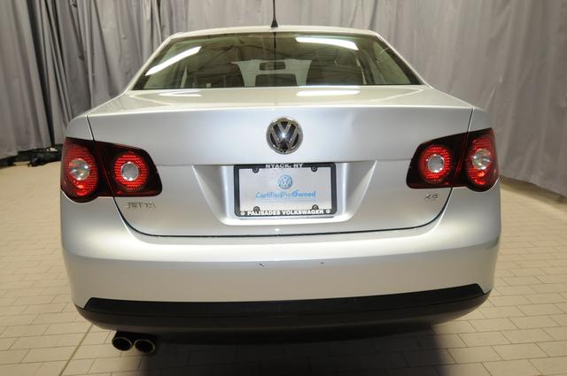 Volkswagen Jetta 2010 photo 3
