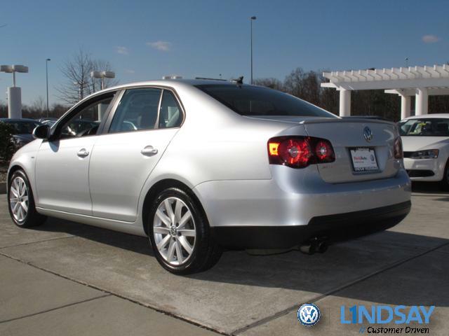 Volkswagen Jetta 2010 photo 2