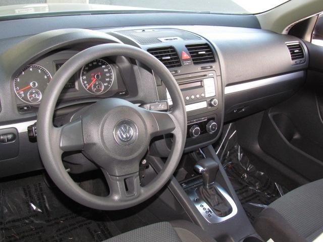 Volkswagen Jetta 2010 photo 2