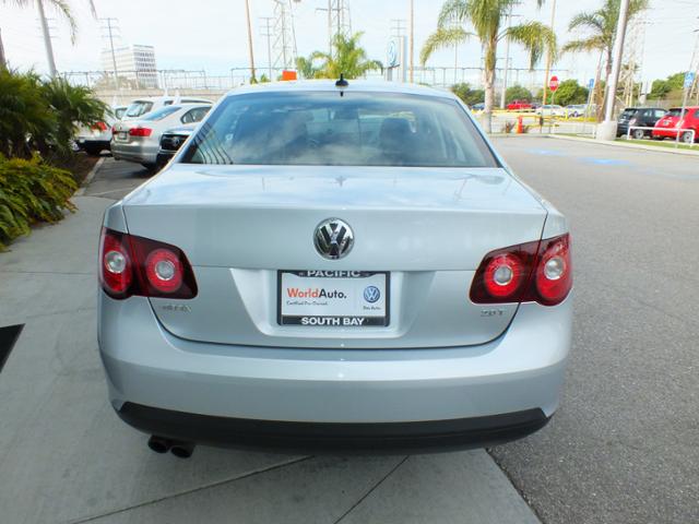 Volkswagen Jetta 2010 photo 1