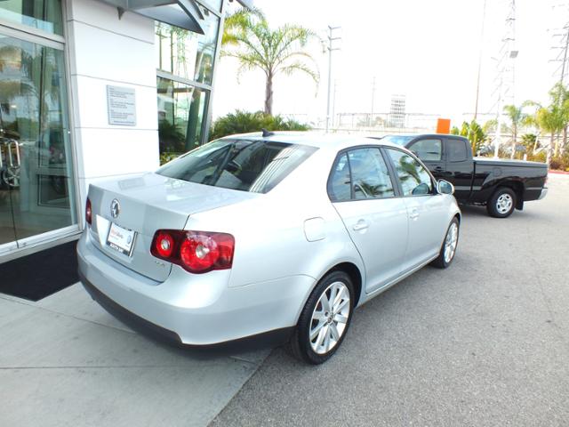 Volkswagen Jetta 2010 photo 5