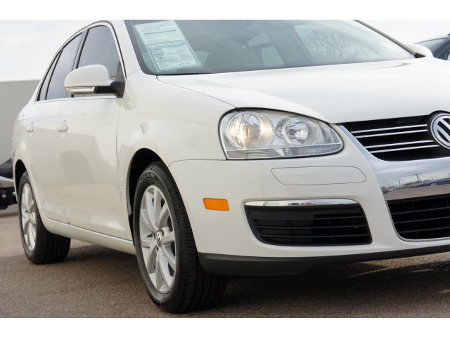 Volkswagen Jetta 2010 photo 3