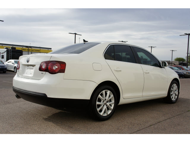 Volkswagen Jetta 2010 photo 4