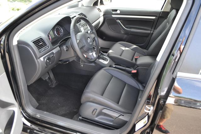 Volkswagen Jetta 2010 photo 2