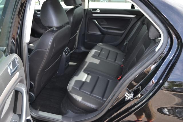 Volkswagen Jetta 2010 photo 3