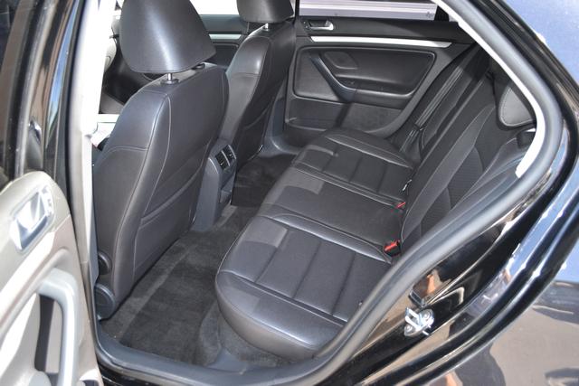 Volkswagen Jetta 2010 photo 1