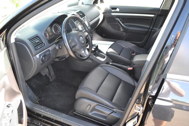 Volkswagen Jetta 2010 photo 3