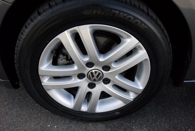 Volkswagen Jetta 2010 photo 1