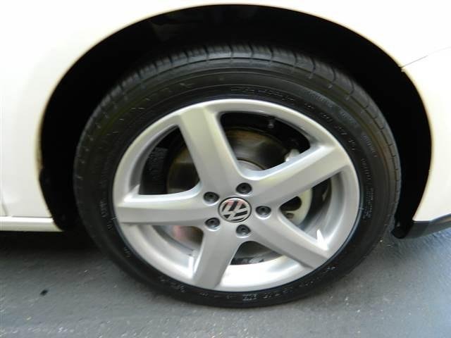 Volkswagen Jetta 2010 photo 2