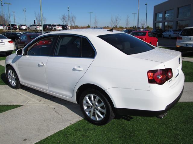Volkswagen Jetta 2010 photo 2
