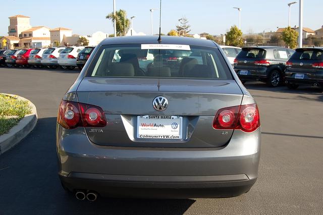 Volkswagen Jetta 2010 photo 1
