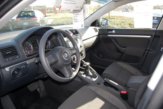 Volkswagen Jetta 2010 photo 3