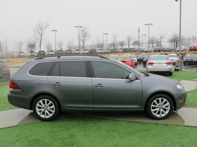 Volkswagen Jetta 2010 photo 2