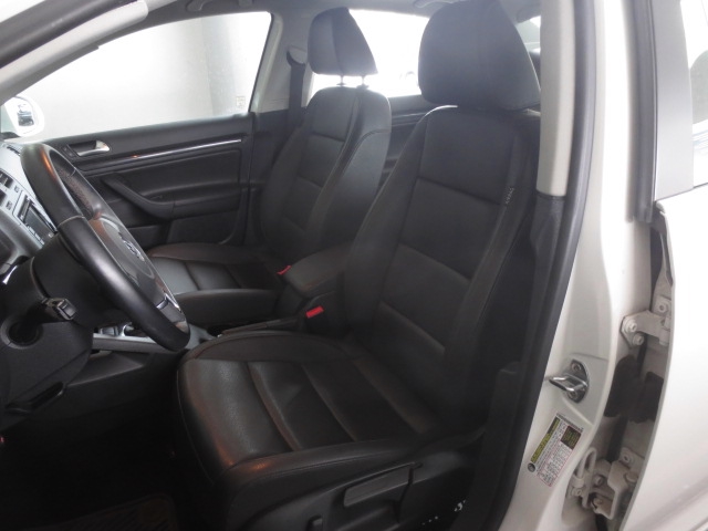 Volkswagen Jetta 2010 photo 2