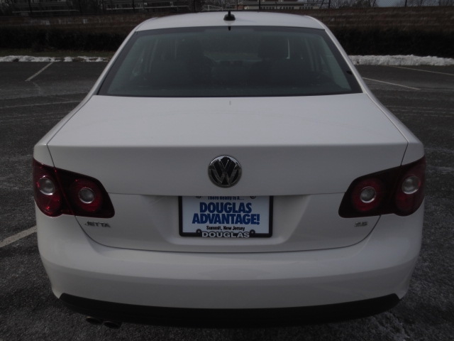 Volkswagen Jetta 2010 photo 3