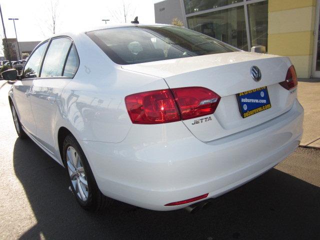 Volkswagen Jetta 2011 photo 3
