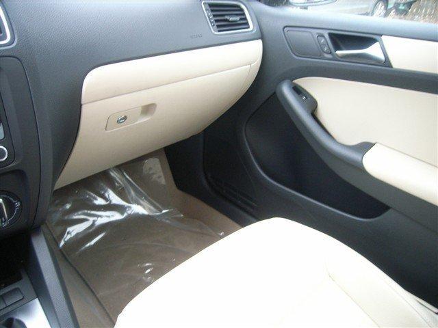 Volkswagen Jetta 2011 photo 4