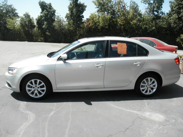 Volkswagen Jetta 2011 photo 2