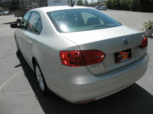 Volkswagen Jetta 2011 photo 3