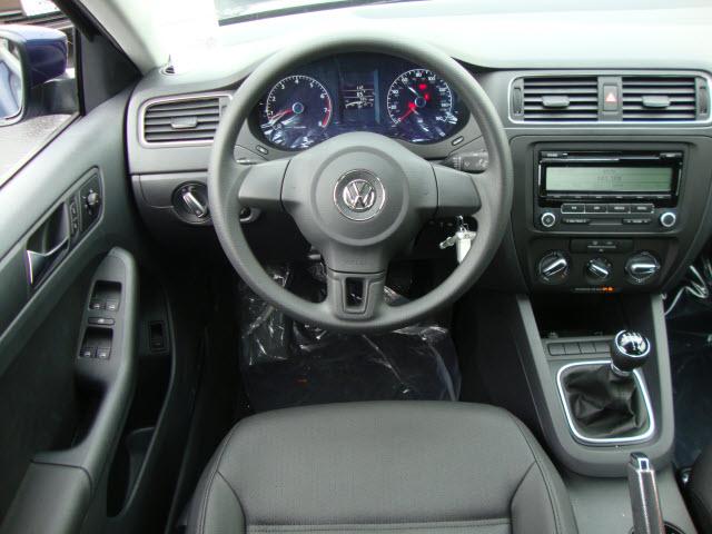 Volkswagen Jetta 2011 photo 2