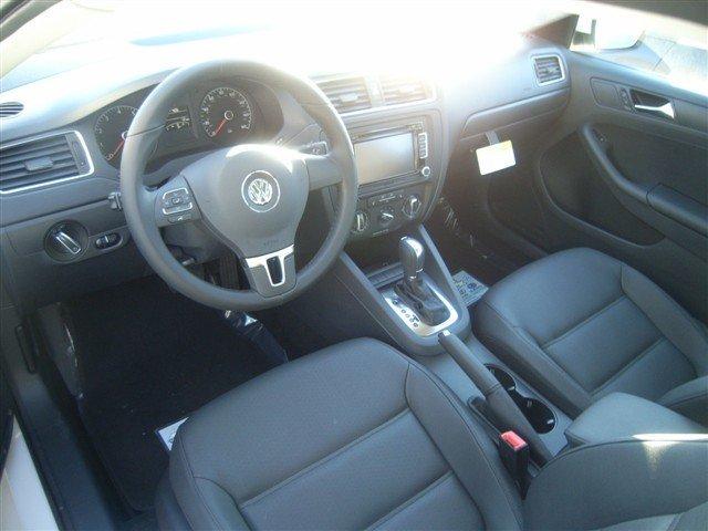 Volkswagen Jetta 2011 photo 2