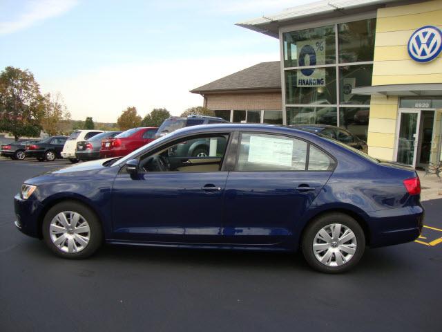 Volkswagen Jetta SE Sedan