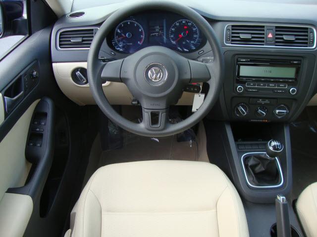 Volkswagen Jetta 2011 photo 1