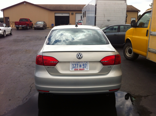 Volkswagen Jetta 2011 photo 1