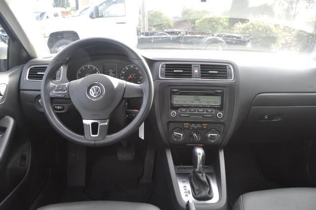 Volkswagen Jetta 2011 photo 3