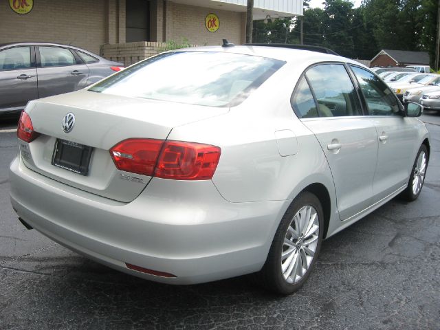 Volkswagen Jetta 2011 photo 3