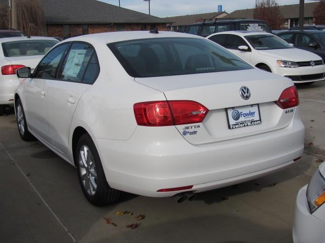 Volkswagen Jetta 2011 photo 3