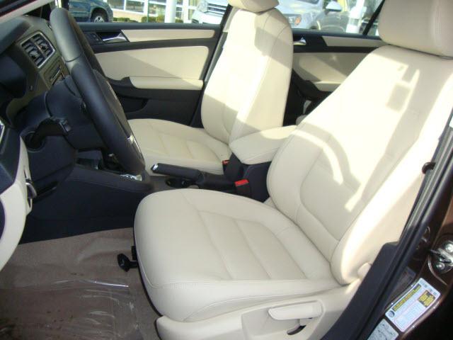 Volkswagen Jetta 2011 photo 3