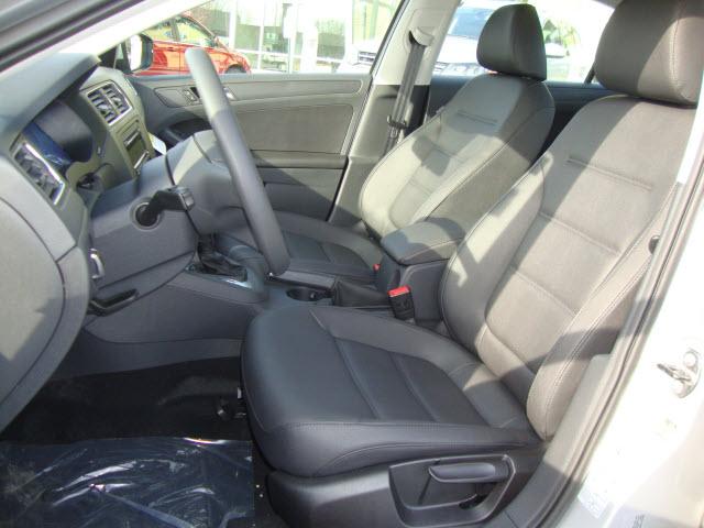 Volkswagen Jetta 2011 photo 3