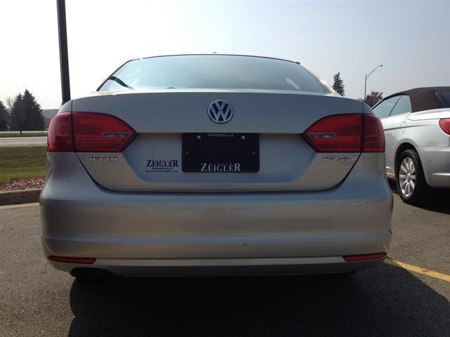 Volkswagen Jetta 2011 photo 4