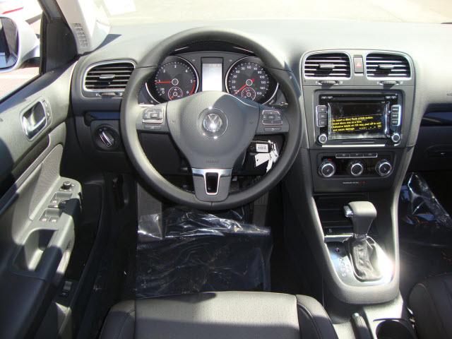 Volkswagen Jetta 2011 photo 2