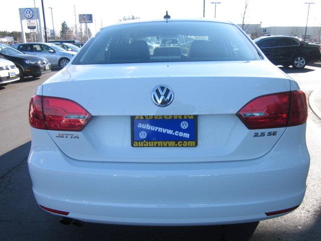 Volkswagen Jetta 2011 photo 3