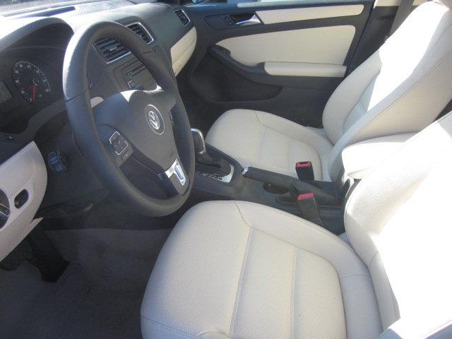 Volkswagen Jetta 2011 photo 3