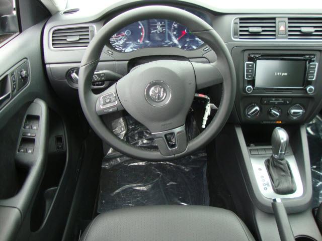 Volkswagen Jetta 2011 photo 1