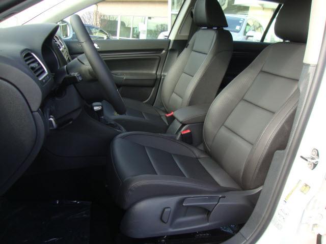 Volkswagen Jetta 2011 photo 2