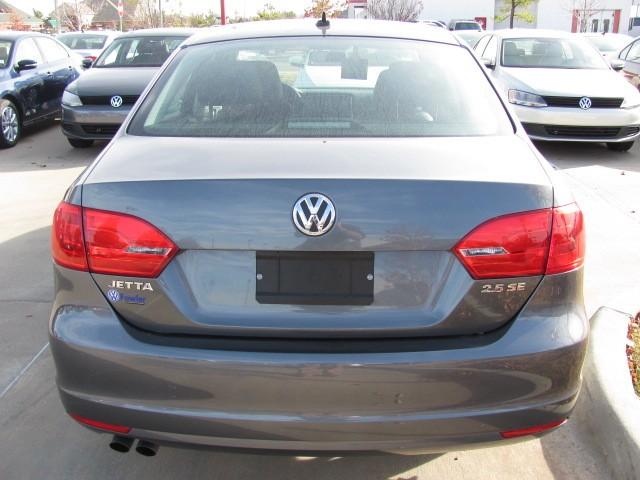 Volkswagen Jetta 2011 photo 4