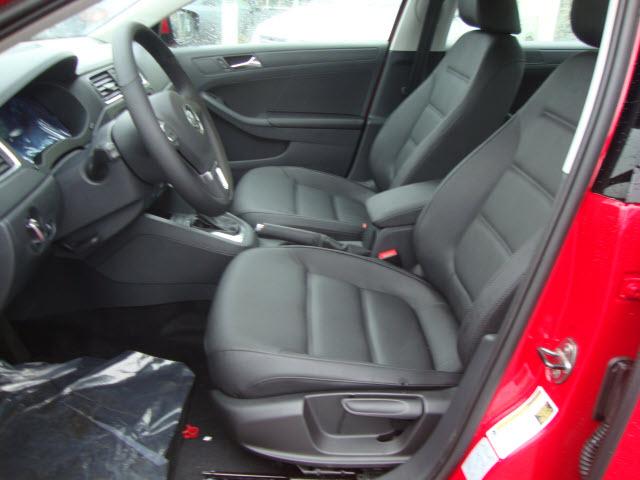 Volkswagen Jetta 2011 photo 2